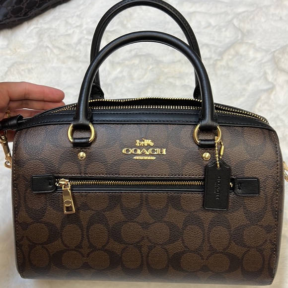 Coach Rowan - Picture 4 of 4